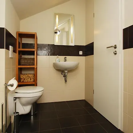 An De Linn, Prázdninový dům