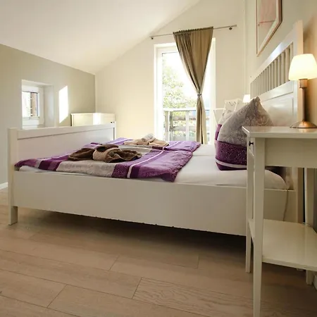 An De Linn, Prázdninový dům